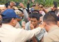 Momen Haru di Posko Pengungsi Agam, Tangis Warga Sambut Presiden Prabowo