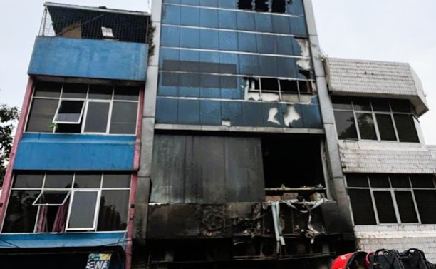 Kebakaran hebat yang melanda gedung tujuh lantai milik perusahaan Terra Drone