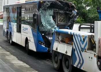 Sopir Diduga Ketiduran, Dua Bus Transjakarta Adu Banteng di Jalan Layang Cipulir