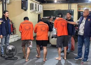 Polisi Bongkar Sindikat Penadah Ponsel Curian di Bekasi, 225 Unit HP Disita